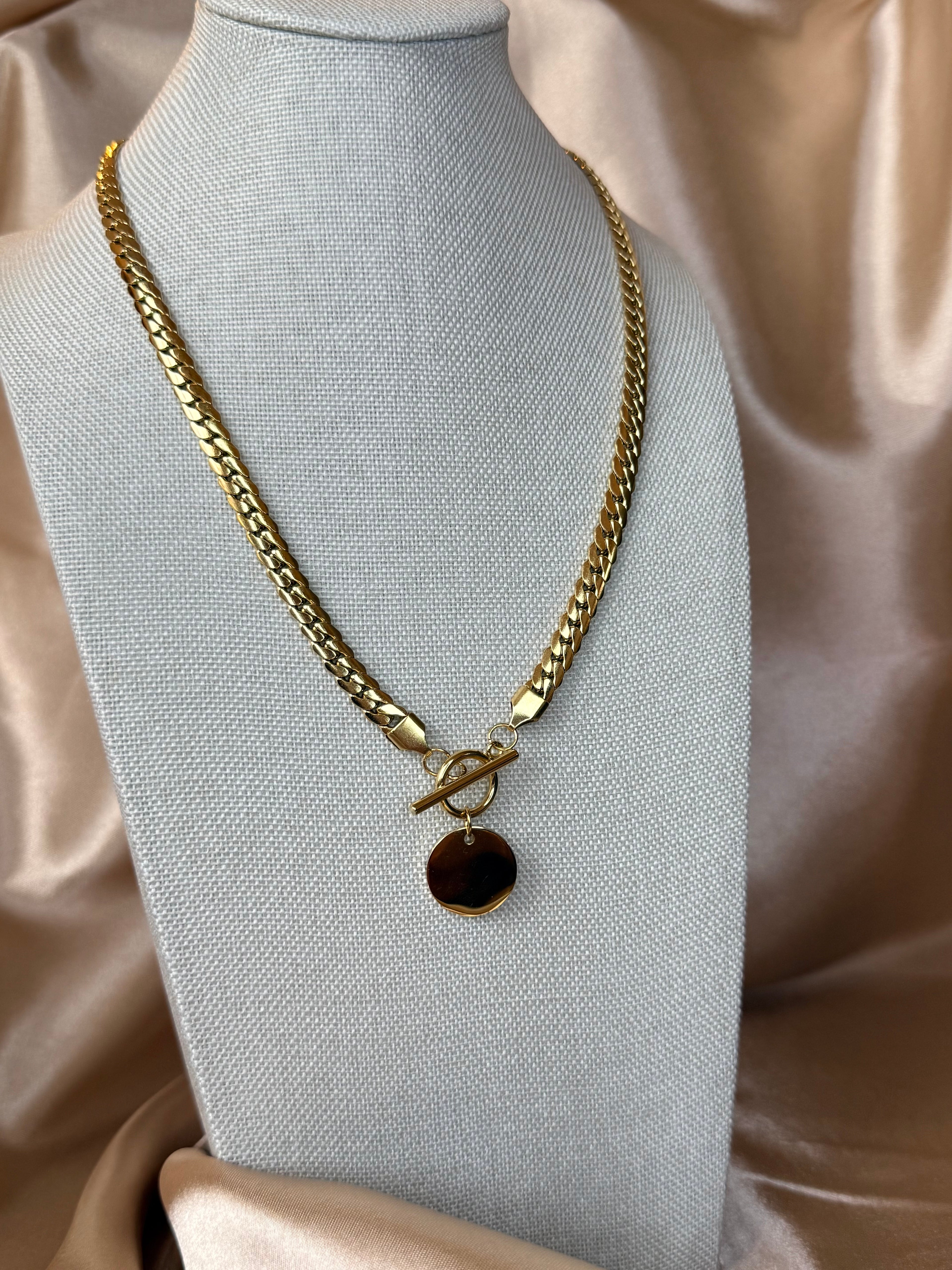 Collier à mailles plates en acier inoxydable doré