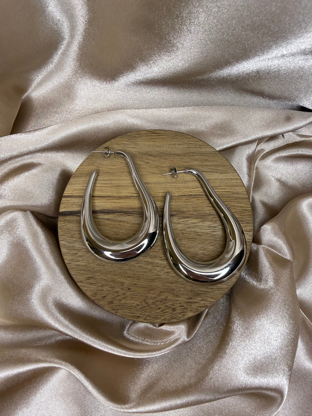 Boucles d’oreilles argentées effet goutte – acier inoxydable