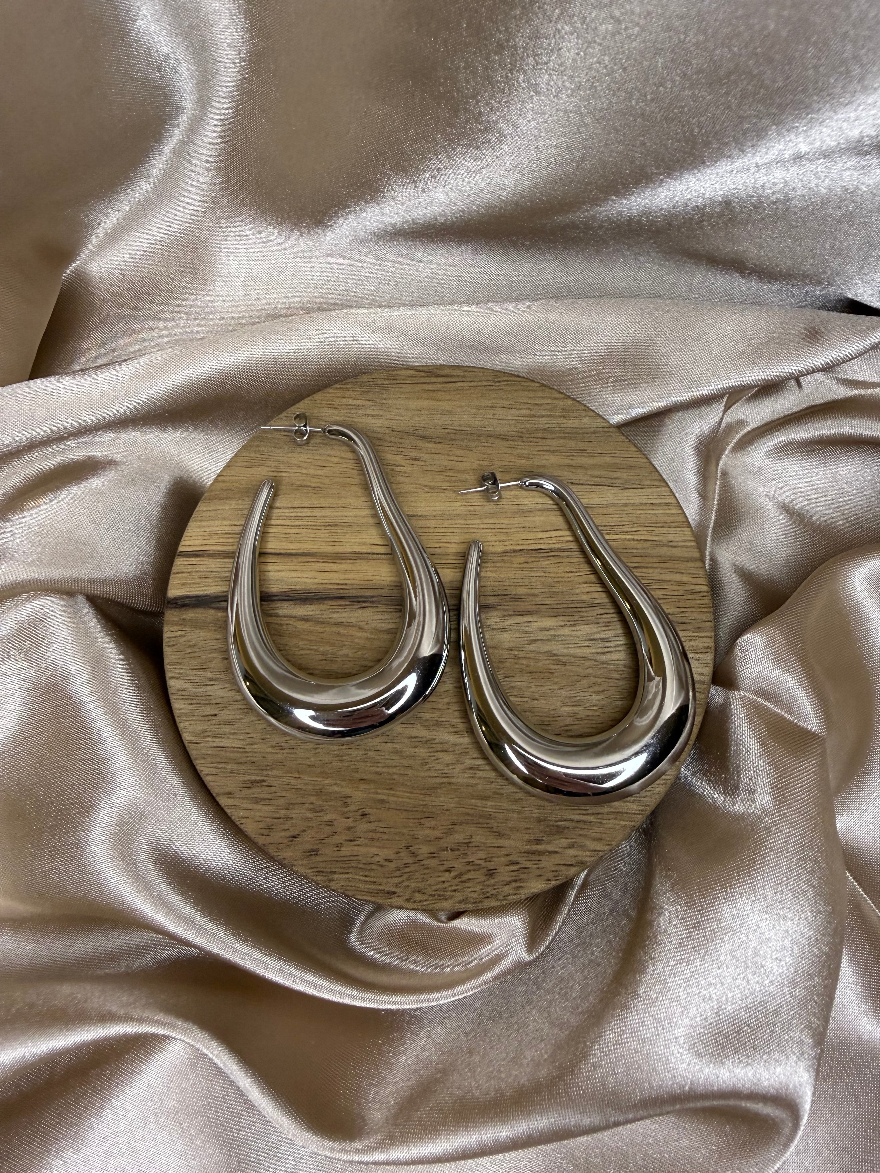 Boucles d’oreilles argentées effet goutte – acier inoxydable