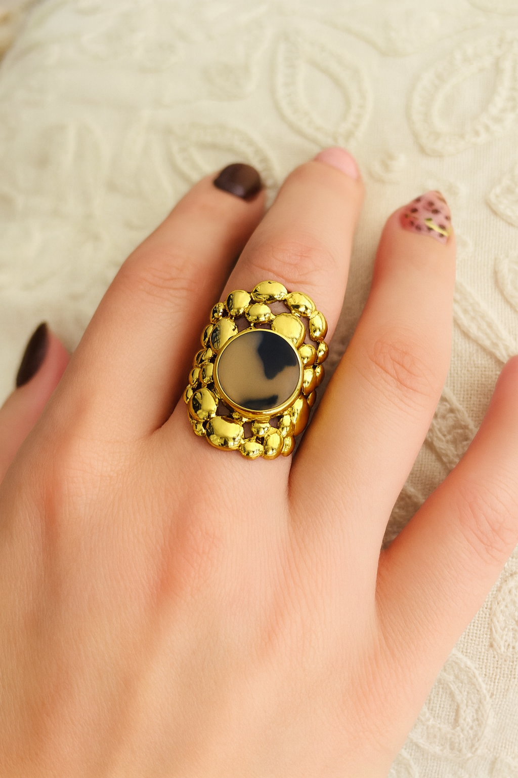 Bague doré en bulle avec motifs léopard