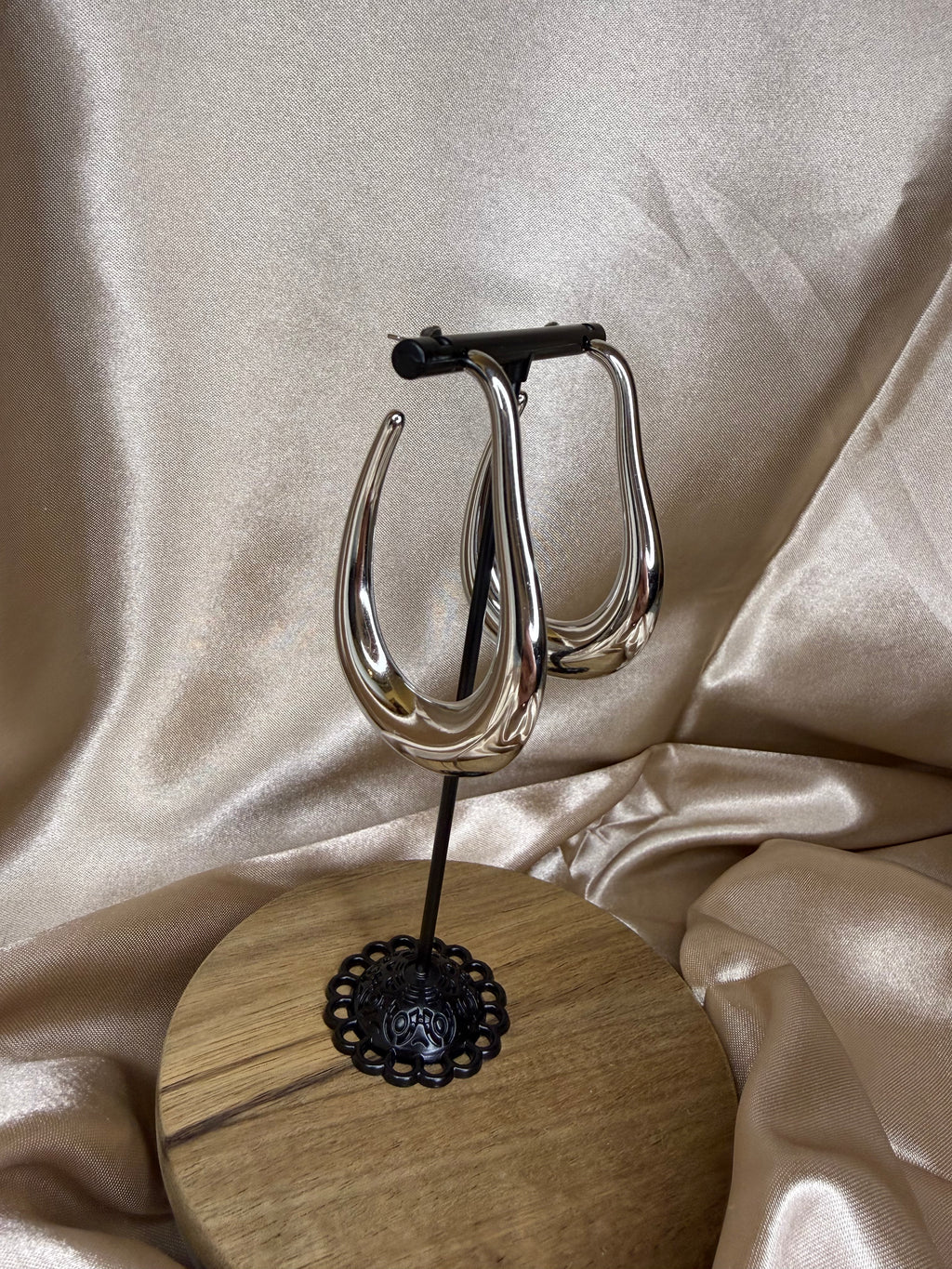 Boucles d’oreilles argentées effet goutte – acier inoxydable