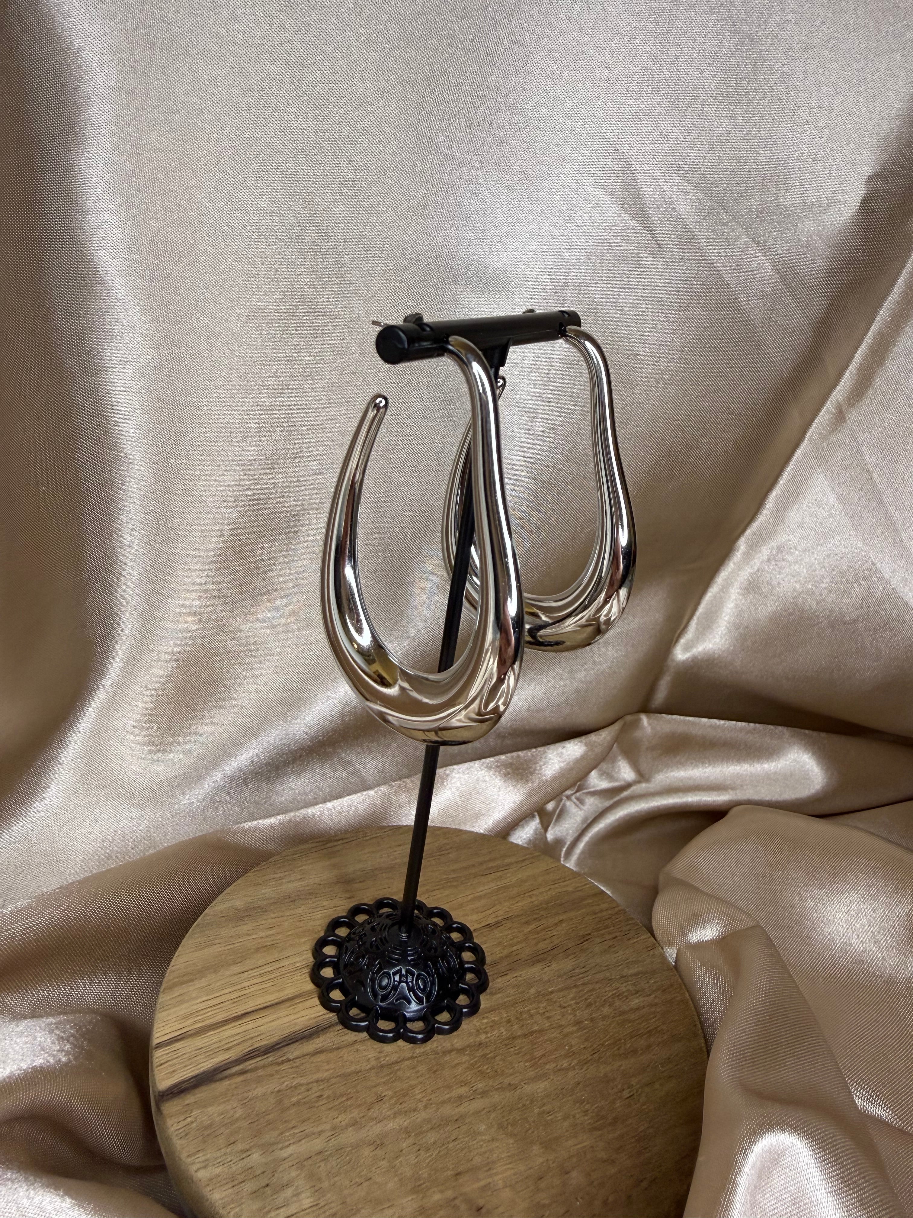 Boucles d’oreilles argentées effet goutte – acier inoxydable