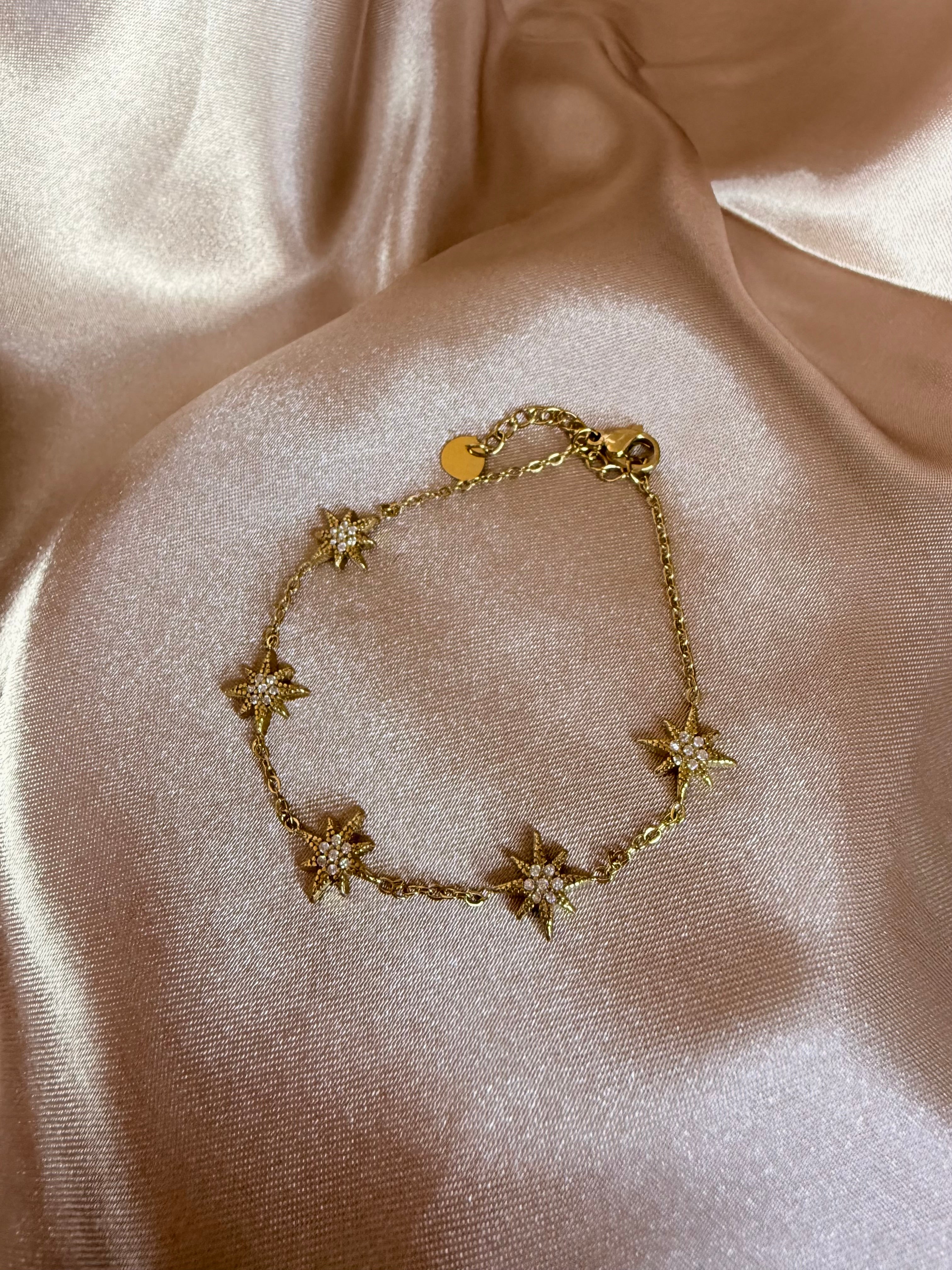 Bracelet doré en acier inoxydable avec étoiles scintillantes