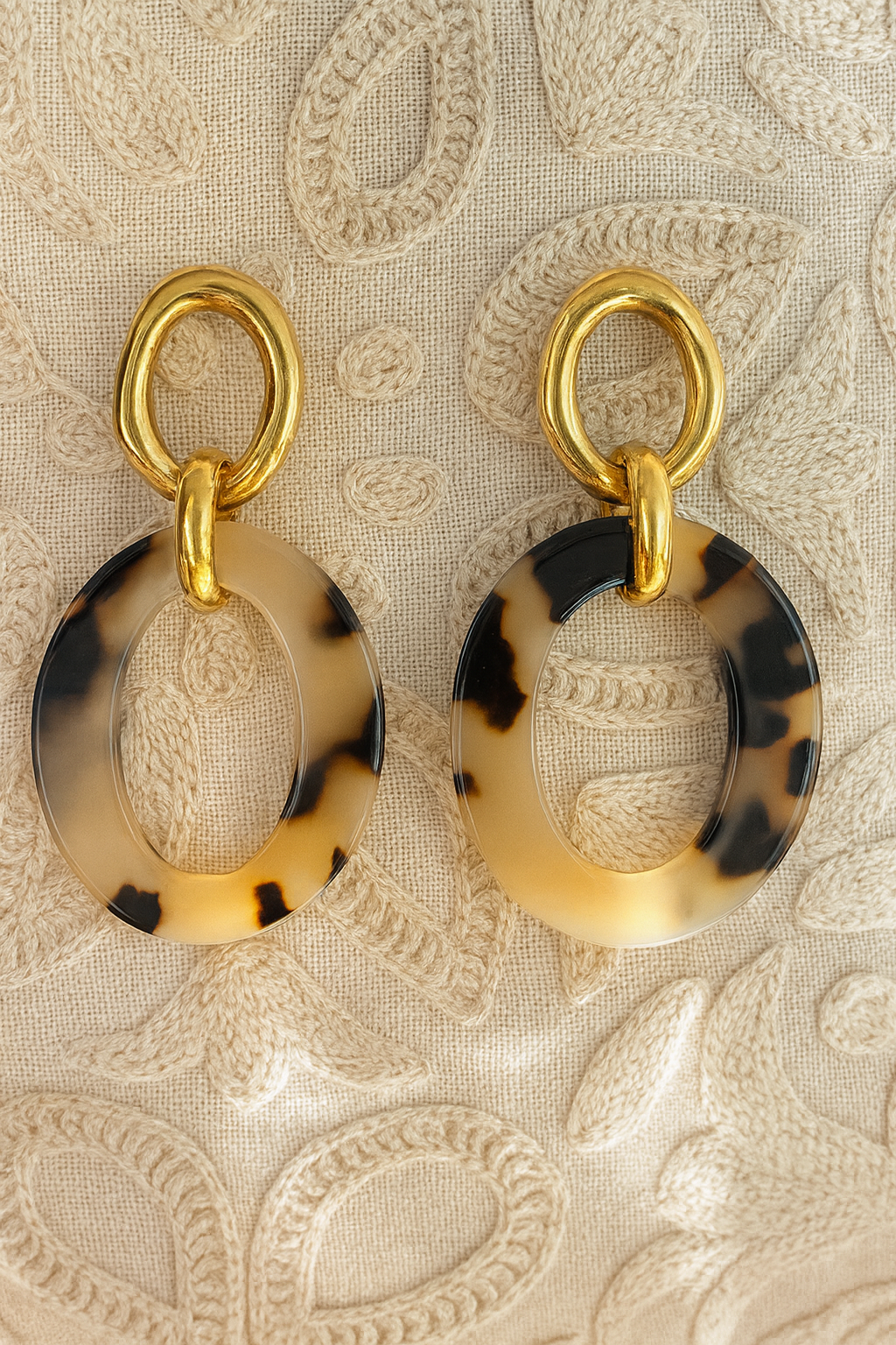 Boucles d’oreilles, dorées, pendantes, ovale, résine léopard