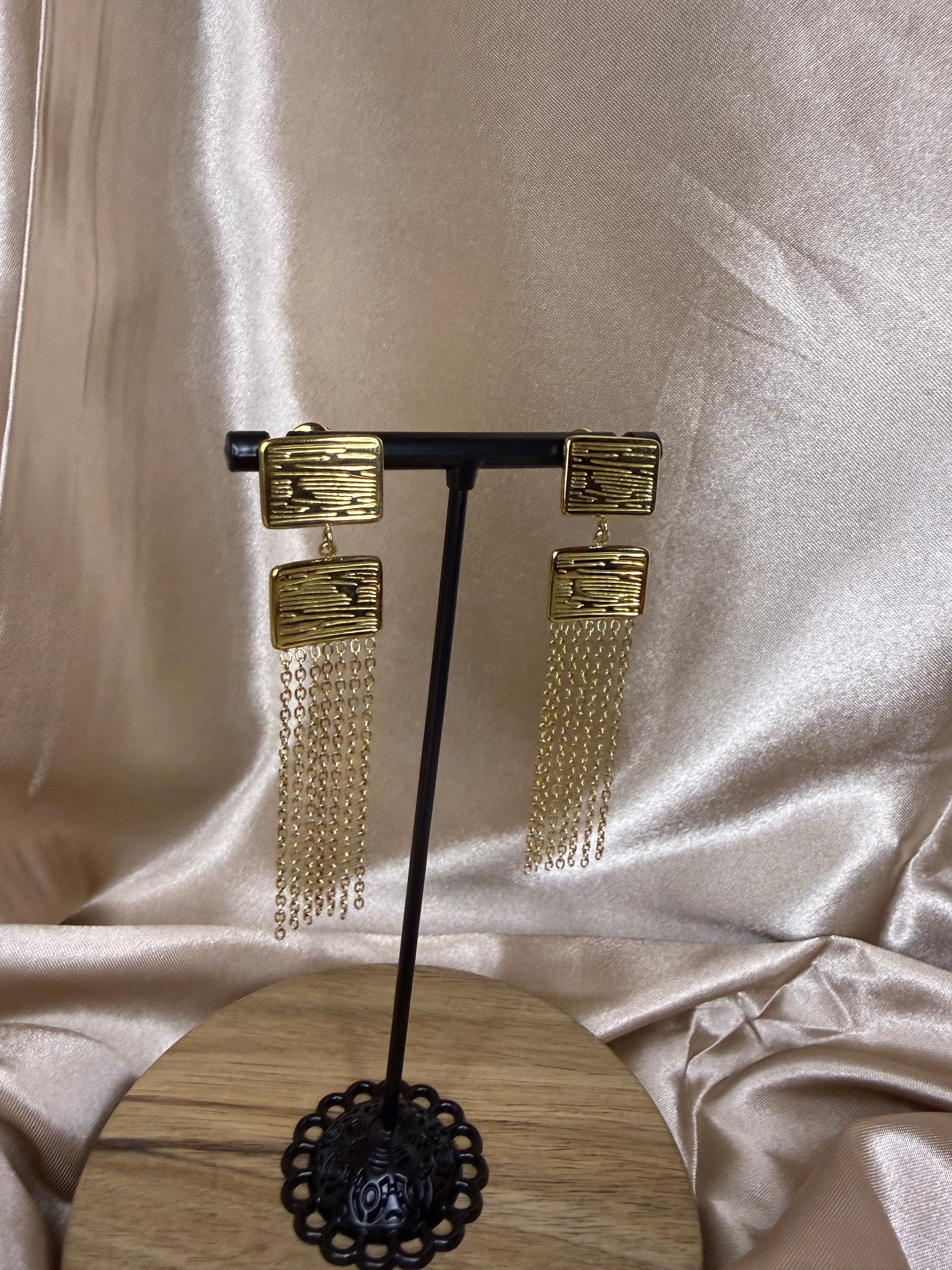 Boucles d’oreilles dorées à franges de chaînes fines