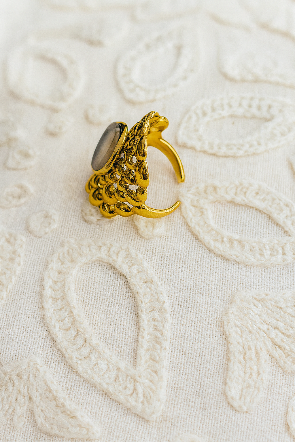 Bague doré en bulle avec motifs léopard