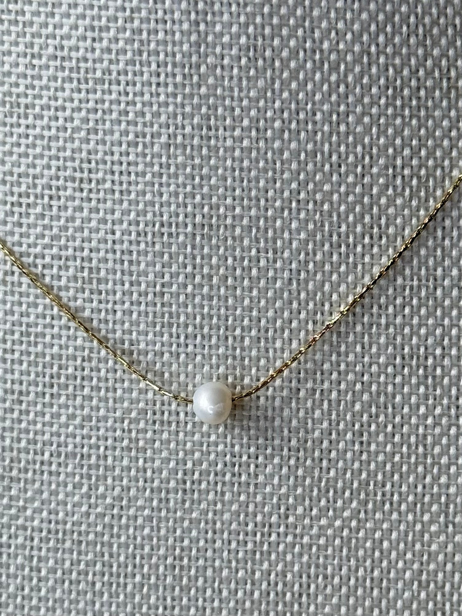 Collier en acier inoxydable doré et perle
