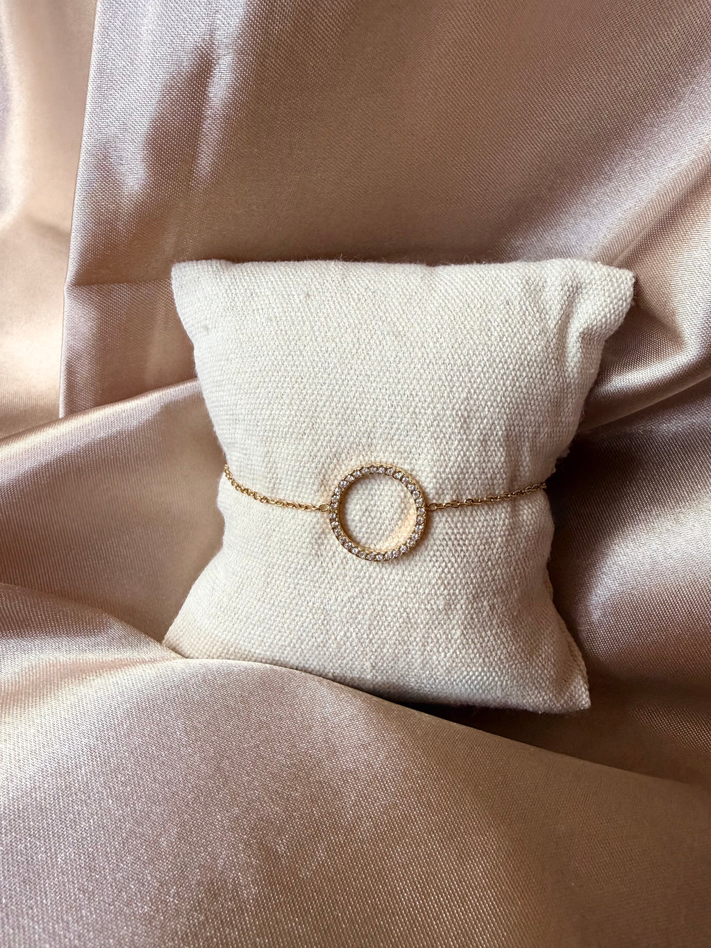 Bracelet cercle doré en acier inoxydable orné de strass