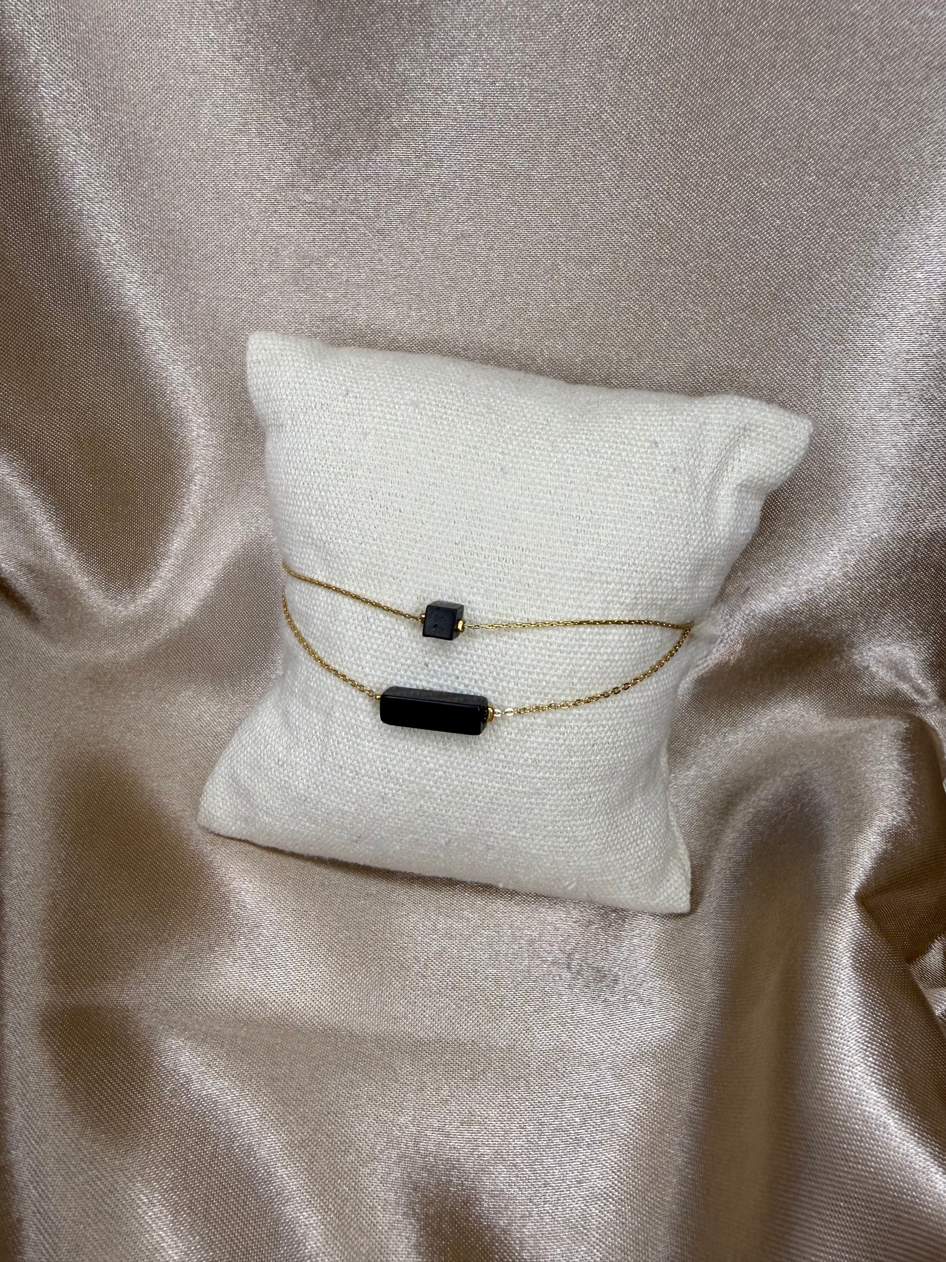 Bracelet acier doré et agate noir