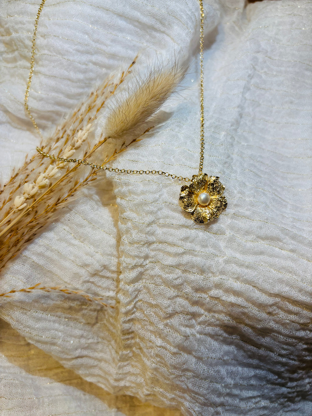 Collier pendentif fleur et perle de culture d’eau douce