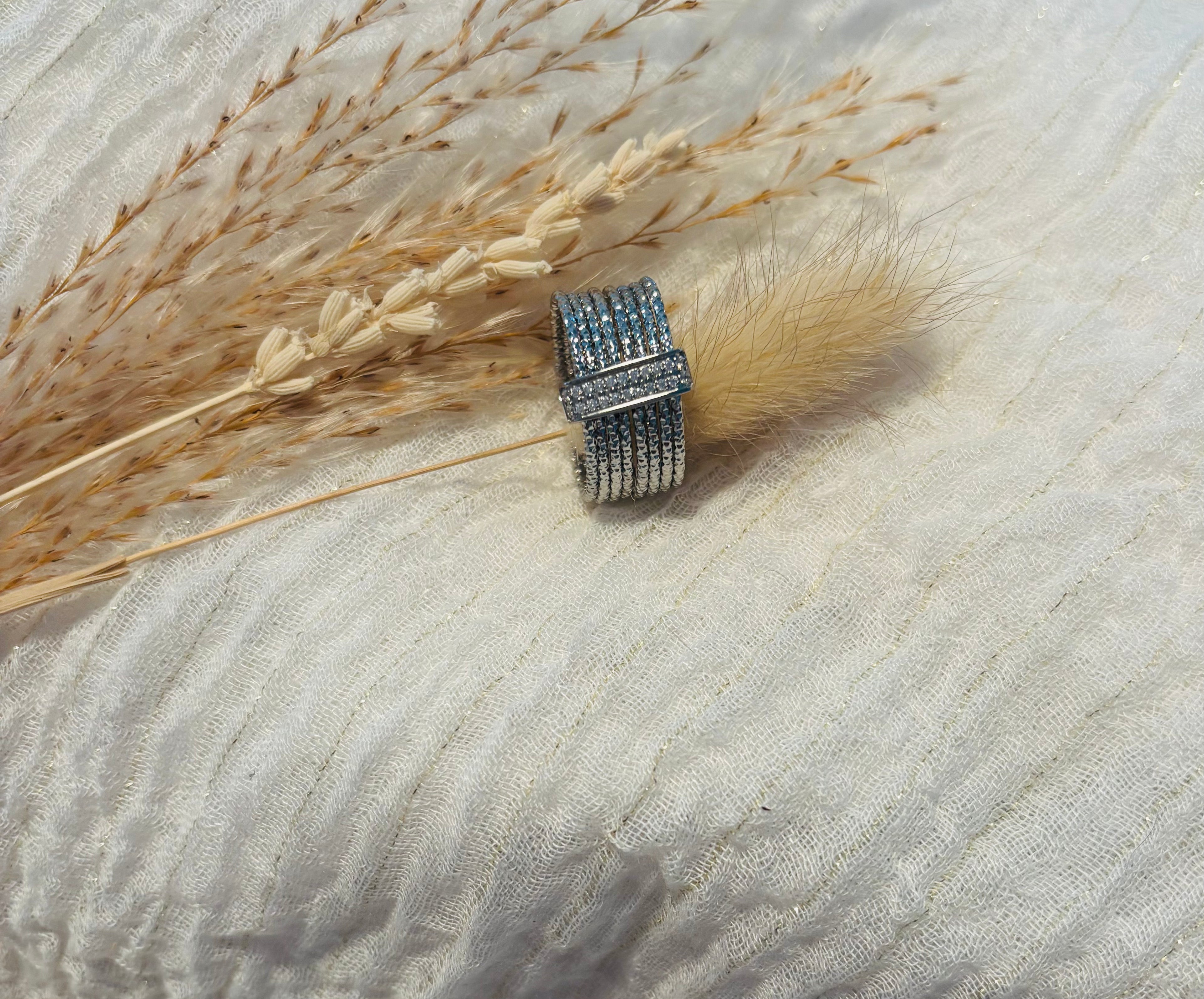 Bague en acier à huit anneaux avec oxydes de zirconium