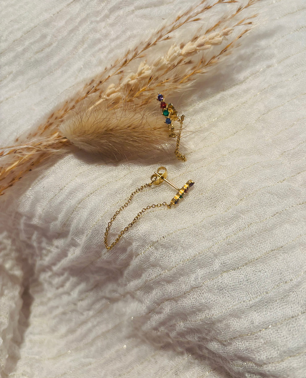 Boucles d’oreilles en acier doré avec oxydes de zirconium